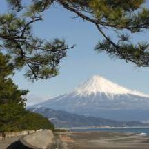 名勝「鎌ヶ崎」から見る富士山と自転車道