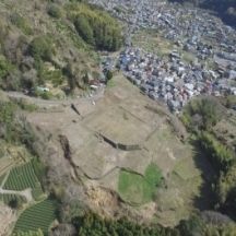 小島陣屋跡（上空から撮影）