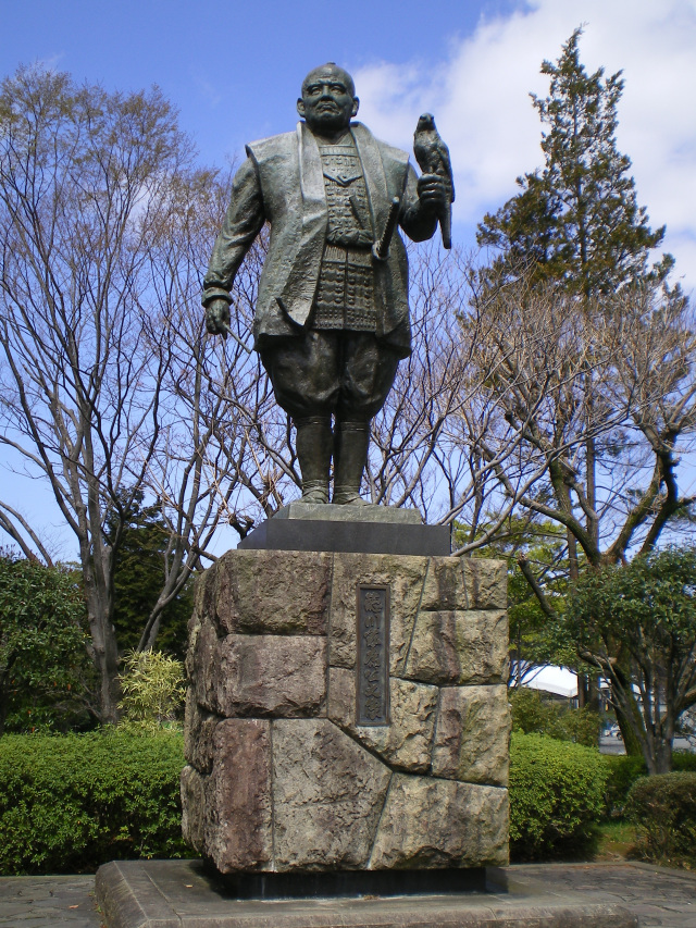 徳川家康銅像（駿府城跡内）２