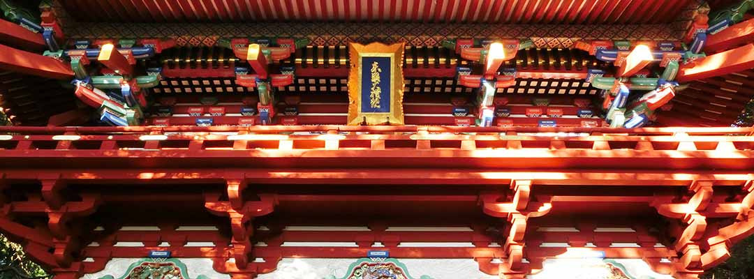 四百年前の輝きを取りもどした家康公の墓所。