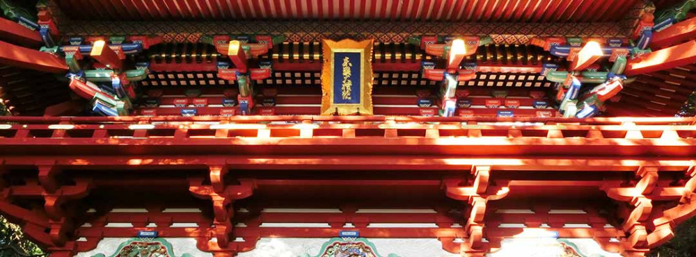 四百年前の輝きを取りもどした家康公の墓所。