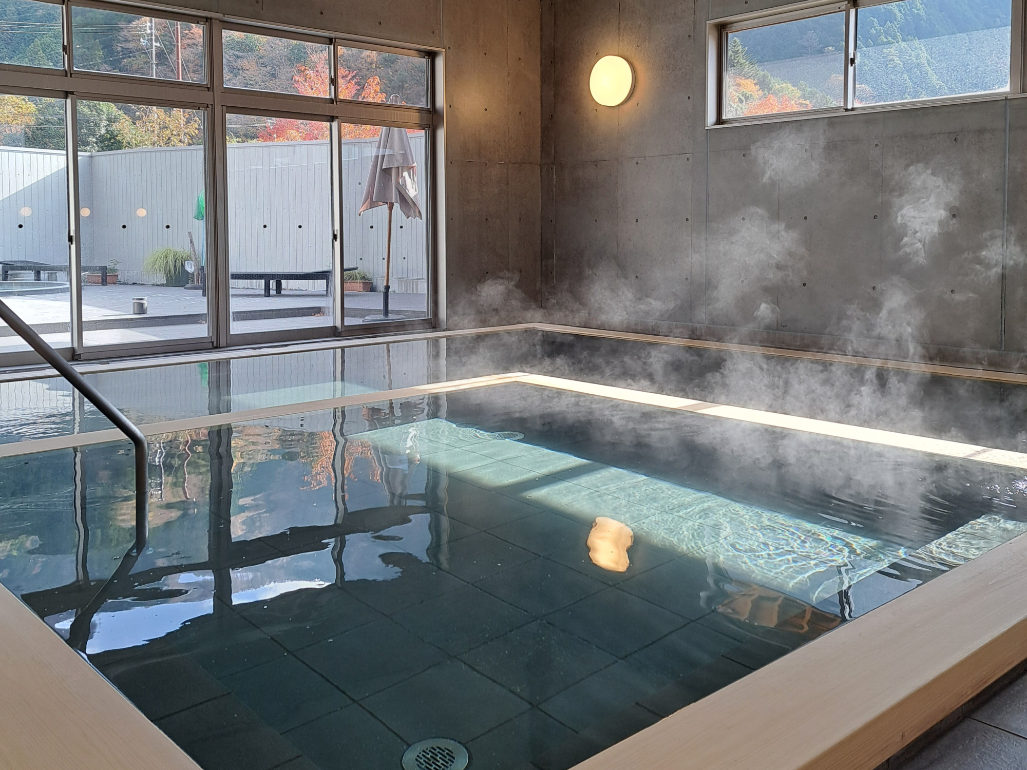 梅ケ島新田温泉 黄金の湯