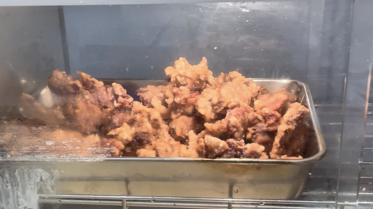 まぐろ唐揚げ食べ放題(セルフ)