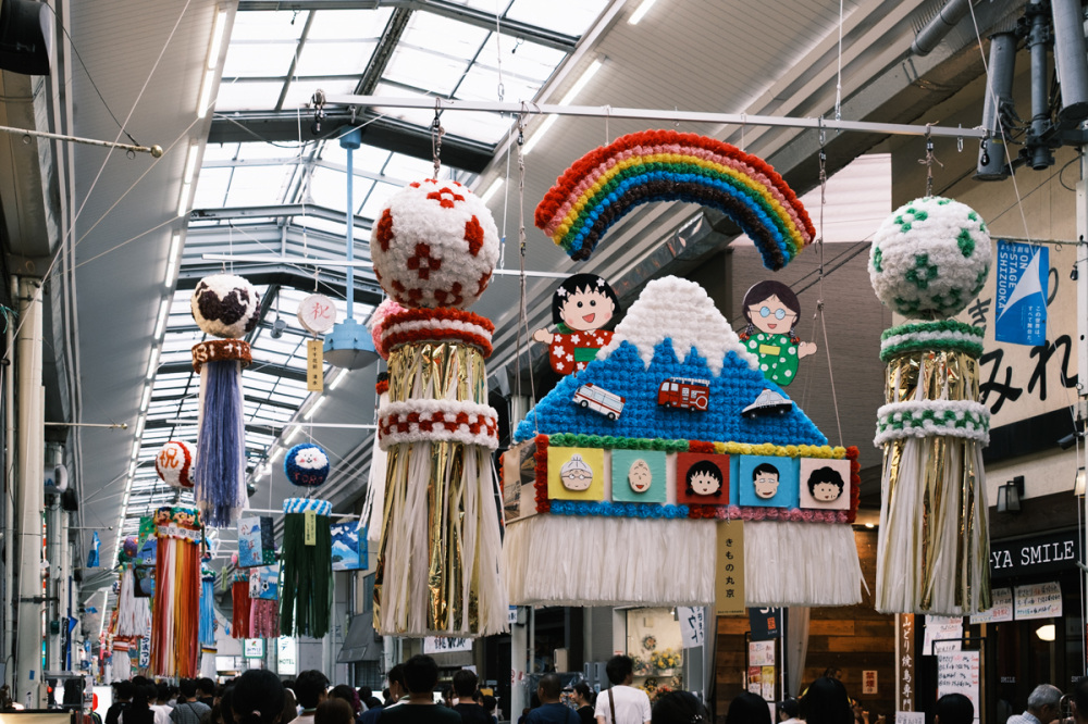 夏は「清水七夕まつり」で一変