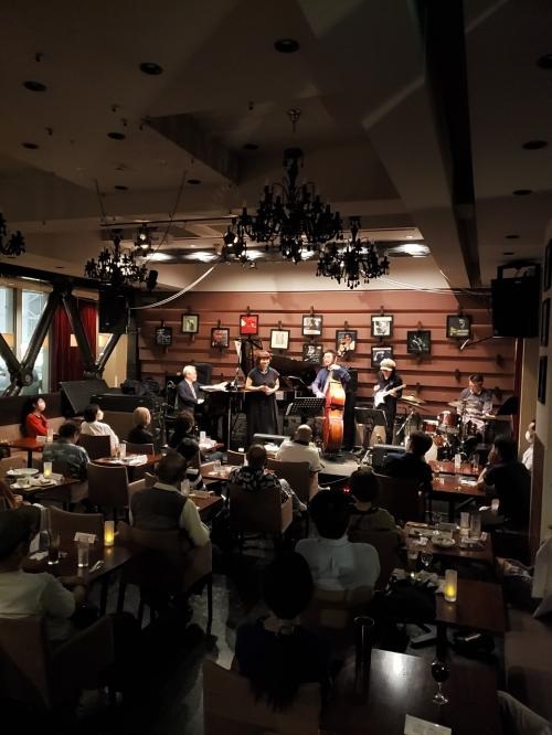 JAZZ CLUB & Self-Service Cafe LIFE TIME