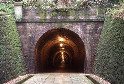 明治のトンネル